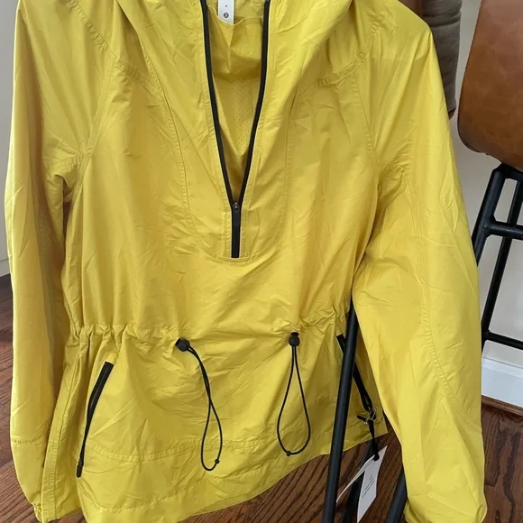 Lululemon Size 4 Run Jacket - Picture 6 of 7